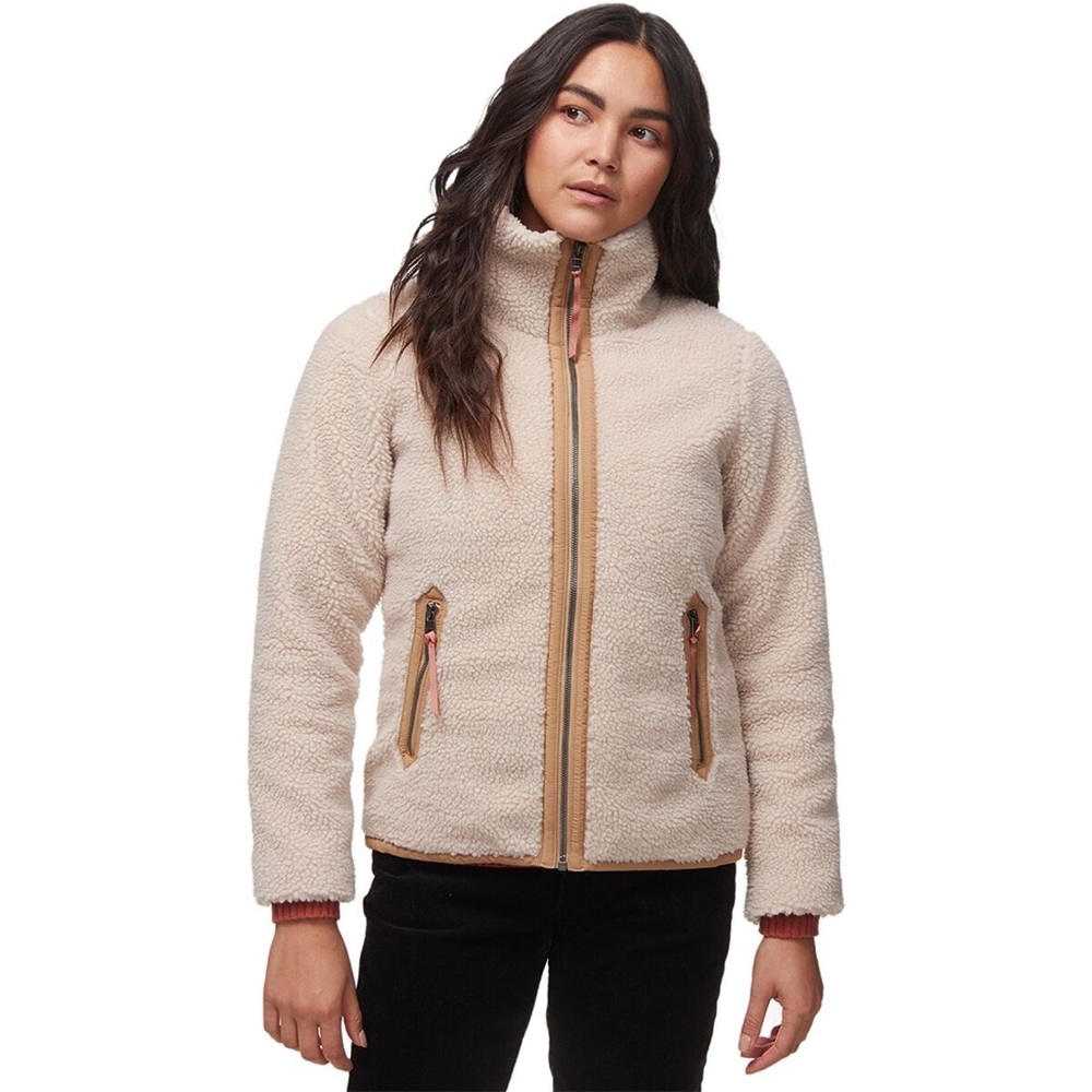 NWOT Patagonia divided sky jacket